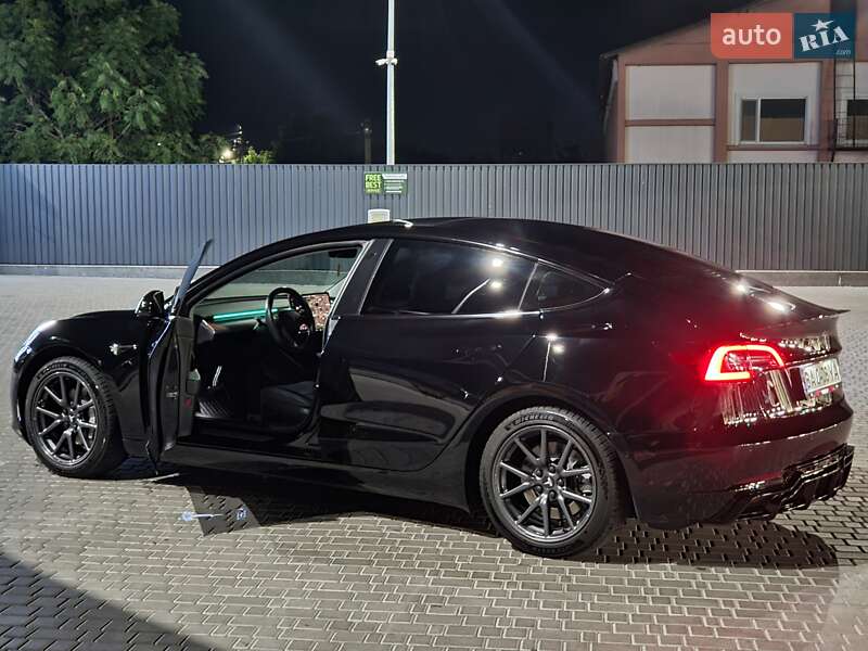 Седан Tesla Model 3 2019 в Кропивницком