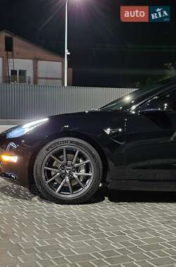 Седан Tesla Model 3 2019 в 