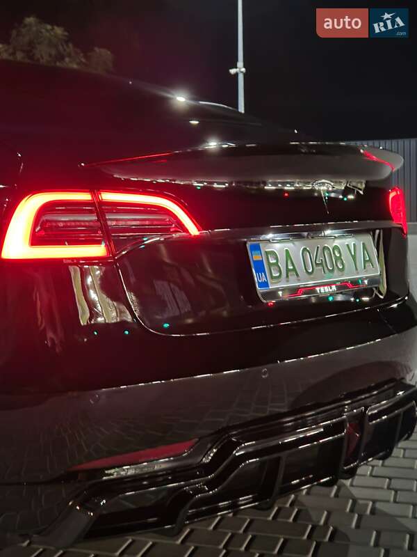Седан Tesla Model 3 2019 в Кропивницком