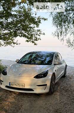 Седан Tesla Model 3 2021 в Києві