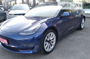 Седан Tesla Model 3 2022 в Києві