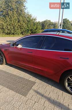 Седан Tesla Model 3 2018 в 