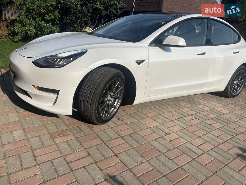Tesla Model 3 2020