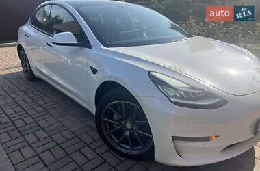 Седан Tesla Model 3 2020 в Киеве