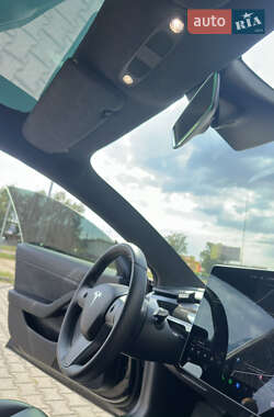 Седан Tesla Model 3 2020 в 