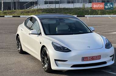 Седан Tesla Model 3 2022 в Ровно