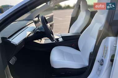 Седан Tesla Model 3 2022 в Ровно