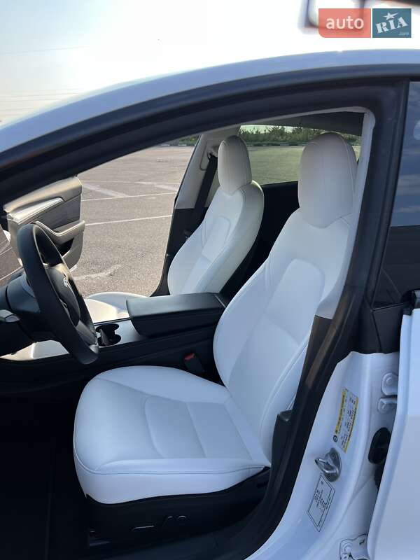 Седан Tesla Model 3 2022 в Рівному фото 26 Седан Tesla Model 3 2022 в Рівному