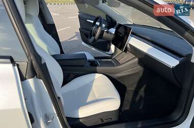 Седан Tesla Model 3 2022 в Ровно