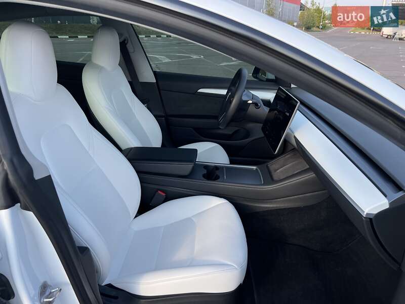 Седан Tesla Model 3 2022 в Ровно