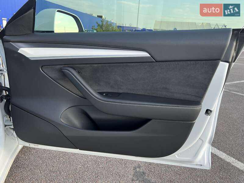 Седан Tesla Model 3 2022 в Рівному фото 38 Седан Tesla Model 3 2022 в Рівному