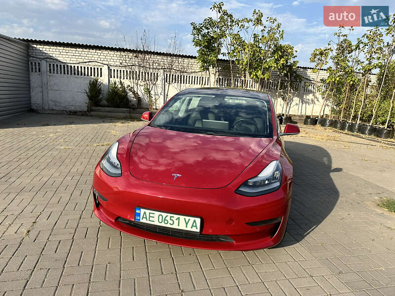 Седан Tesla Model 3 2018 в Дніпрі