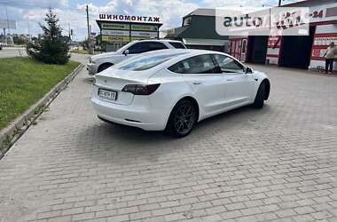 Седан Tesla Model 3 2019 в Пустомитах