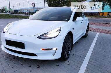 Седан Tesla Model 3 2020 в Житомире