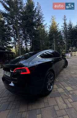 Седан Tesla Model 3 2019 в 