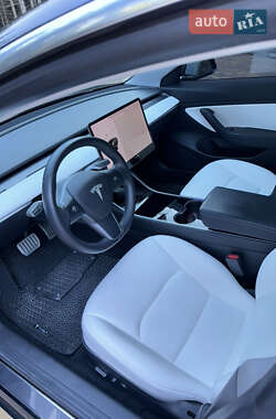 Седан Tesla Model 3 2019 в 