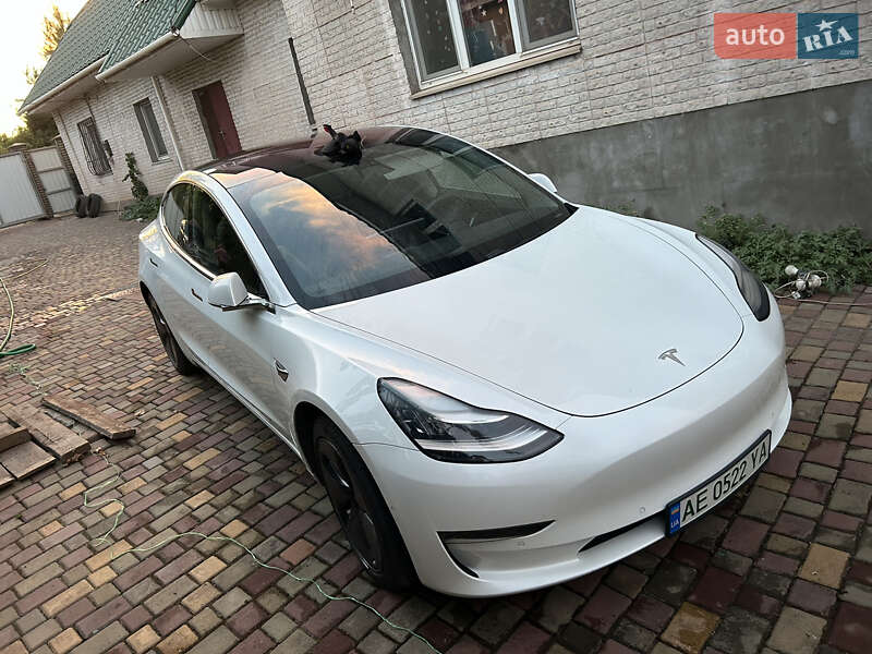 Седан Tesla Model 3 2018 в Кривому Розі