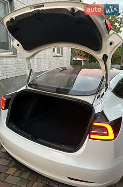 Седан Tesla Model 3 2018 в 