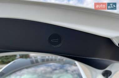 Седан Tesla Model 3 2023 в Житомирі