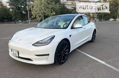 Внедорожник / Кроссовер Tesla Model 3 2020 в 