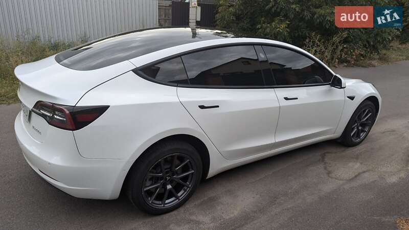 Седан Tesla Model 3 2021 в Вінниці