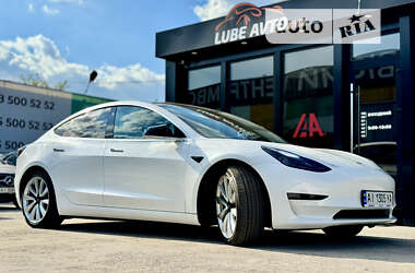 Седан Tesla Model 3 2019 в Киеве