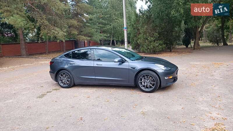 Седан Tesla Model 3 2018 в Харькове