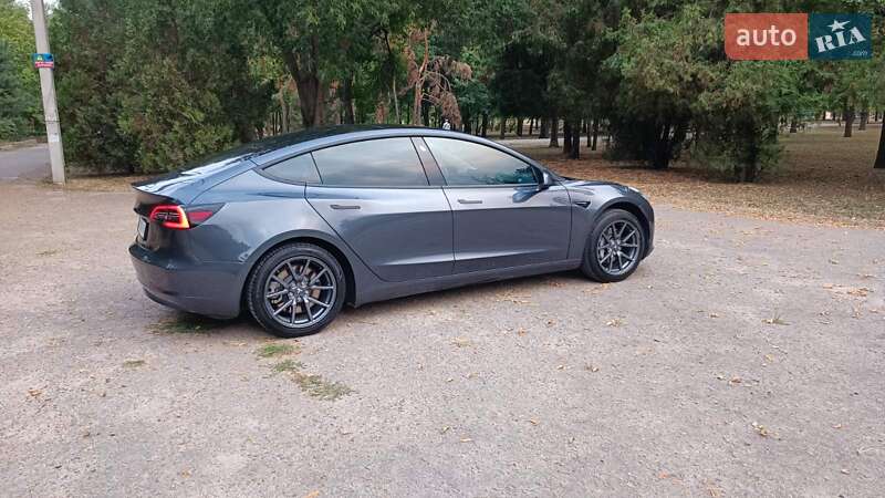 Седан Tesla Model 3 2018 в Харкові