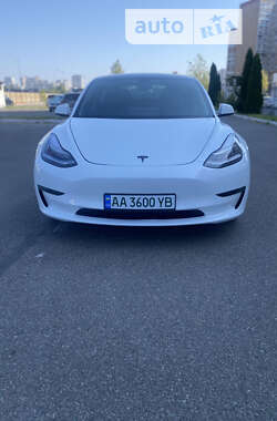 Седан Tesla Model 3 2019 в Киеве