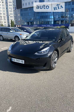 Седан Tesla Model 3 2019 в Киеве