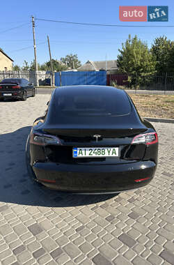 Седан Tesla Model 3 2021 в 