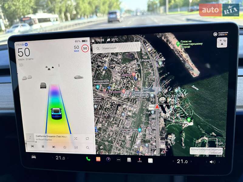 Седан Tesla Model 3 2022 в Днепре