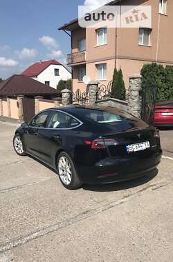 Седан Tesla Model 3 2018 в Львові