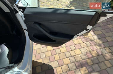 Седан Tesla Model 3 2018 в 