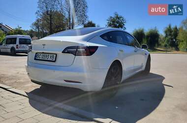 Седан Tesla Model 3 2020 в 