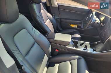 Седан Tesla Model 3 2020 в 