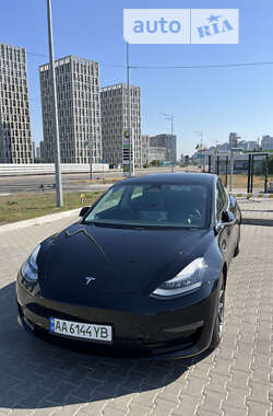 Седан Tesla Model 3 2020 в Киеве