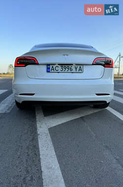Седан Tesla Model 3 2019 в 