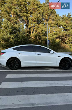 Седан Tesla Model 3 2019 в 