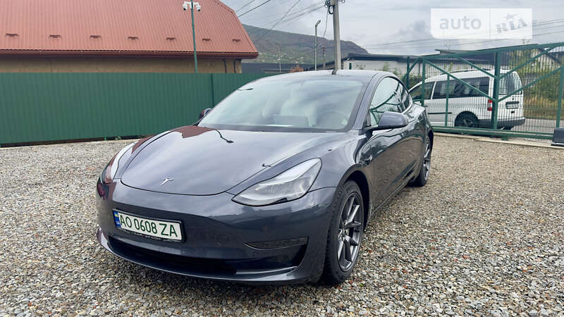 Седан Tesla Model 3 2021 в Виноградові