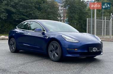 Седан Tesla Model 3 2018 в Львові