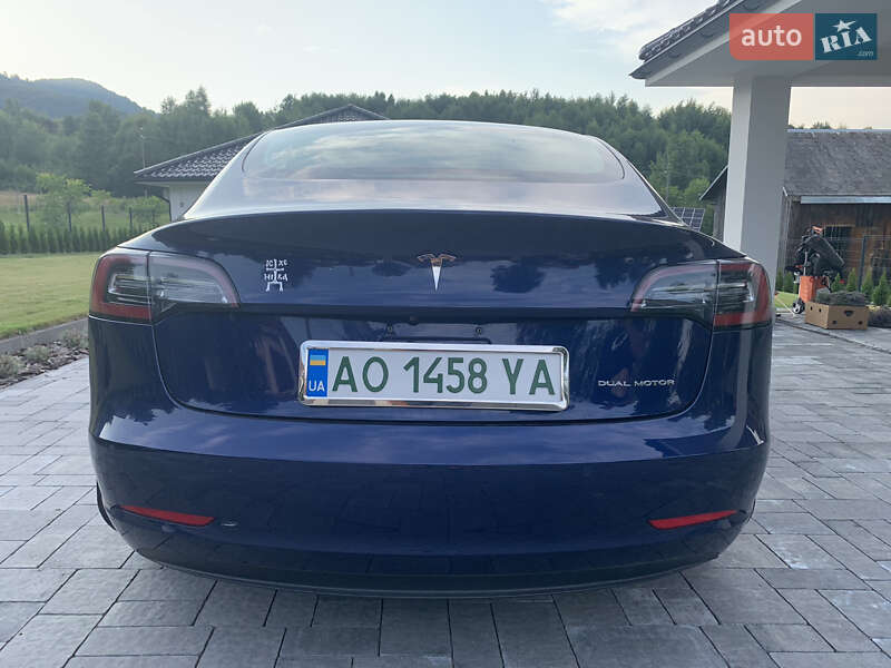 Седан Tesla Model 3 2018 в Хусті