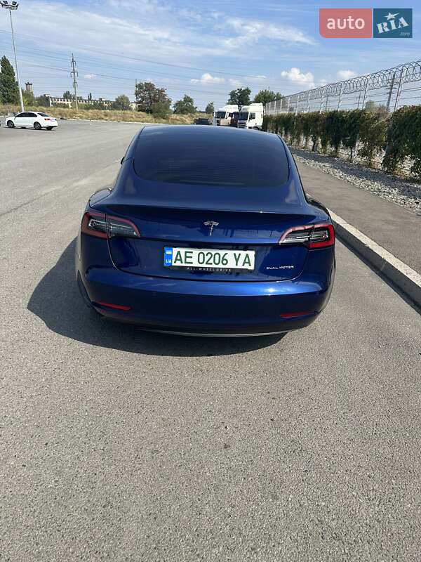 Седан Tesla Model 3 2021 в Днепре