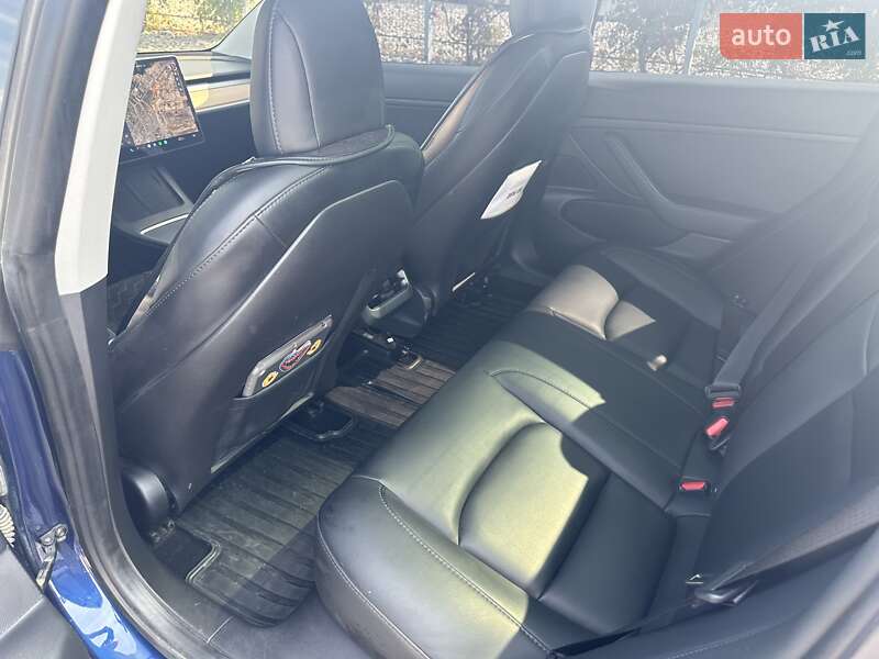 Седан Tesla Model 3 2021 в Днепре
