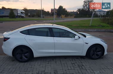 Седан Tesla Model 3 2020 в Самборі