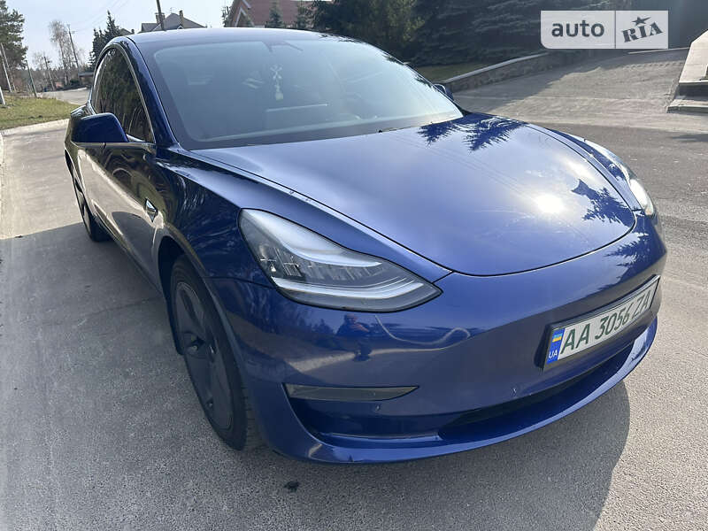 Седан Tesla Model 3 2019 в Києві