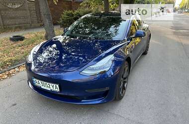 Седан Tesla Model 3 2018 в Киеве