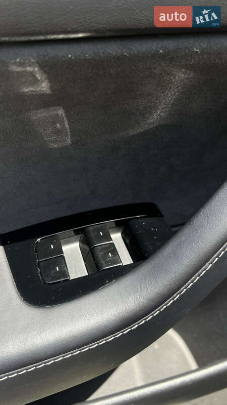 Седан Tesla Model 3 2020 в Івано-Франківську