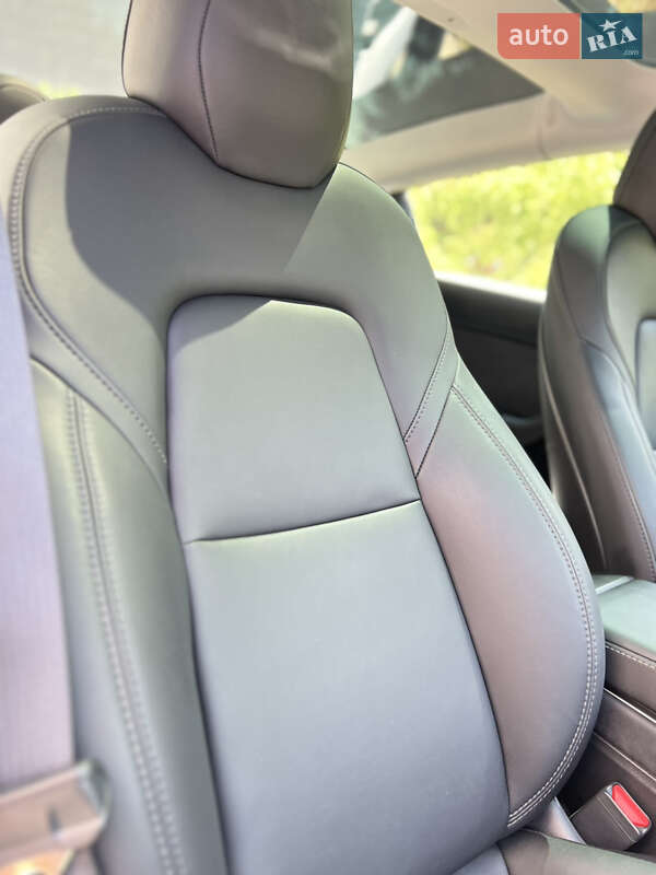Седан Tesla Model 3 2020 в Івано-Франківську