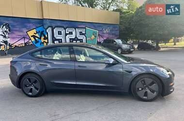 Седан Tesla Model 3 2022 в Киеве